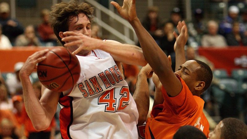 Hannes Steinbach Puts Up 27/15 for Hornets at Summer League