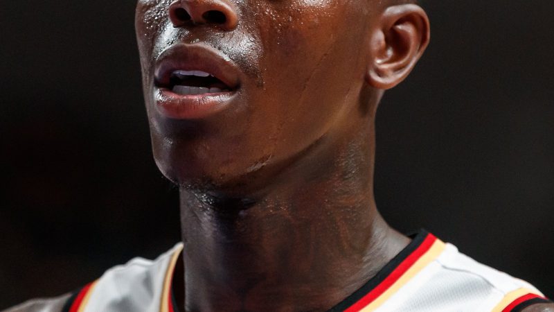 Los Cavaliers traspasan a Schroder a los Hornets por Tre Mann